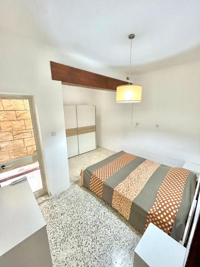 Camag Apartment - Very Close To Airport Бирзеббуджа Экстерьер фото